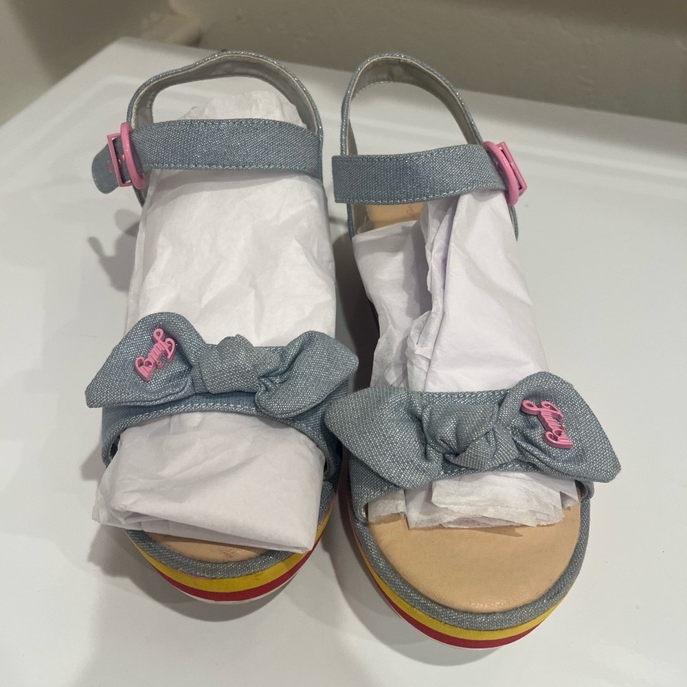 Juicy Couture Gray and Pink Sandals with‎ Bow Accents